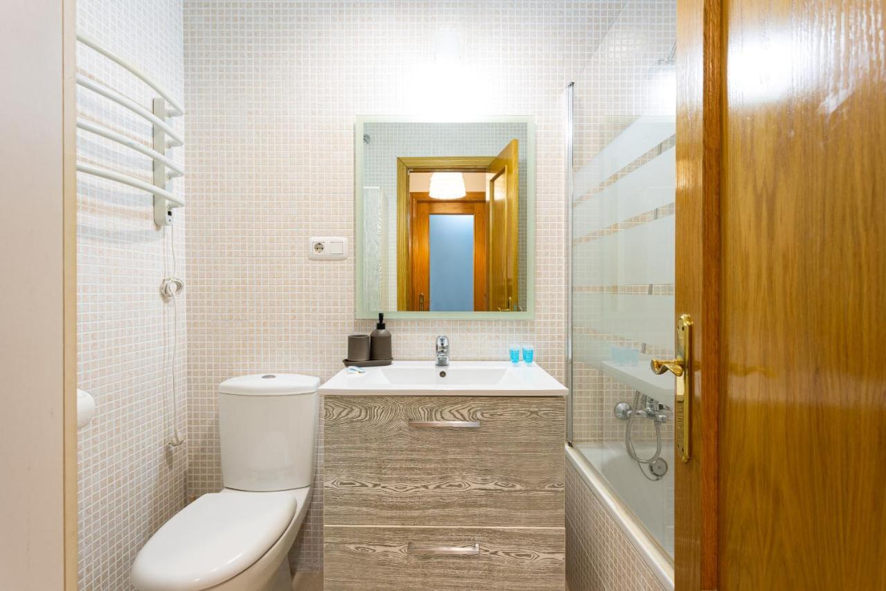 Holidays2Malaga Carrera Capuchinos Free Parking Aircon Downtown Exterior photo